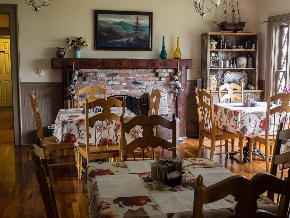 St. Martins Country Inn & Vaughan'S Restaurant Экстерьер фото